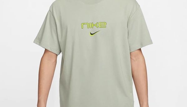 Camistea Nike Verde Logo