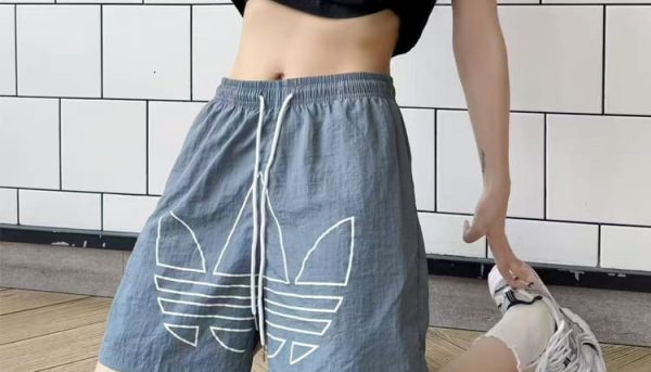 Pantalon Corto Adidas Gris Logo