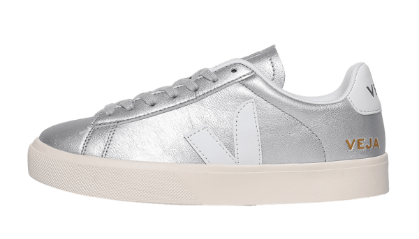 Veja Campo Chromefree blanco con detalles en plata